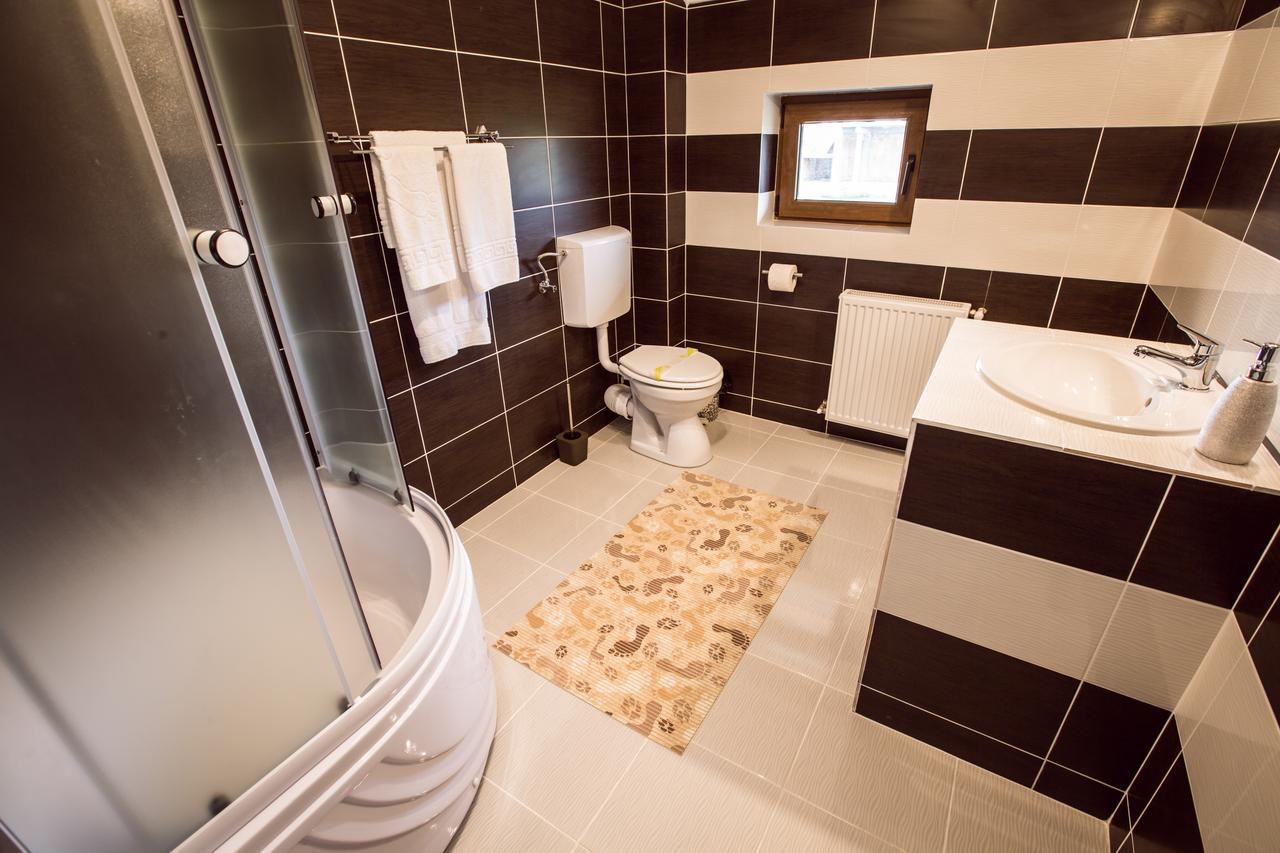Heaven Hotel Sălişte Bagian luar foto
