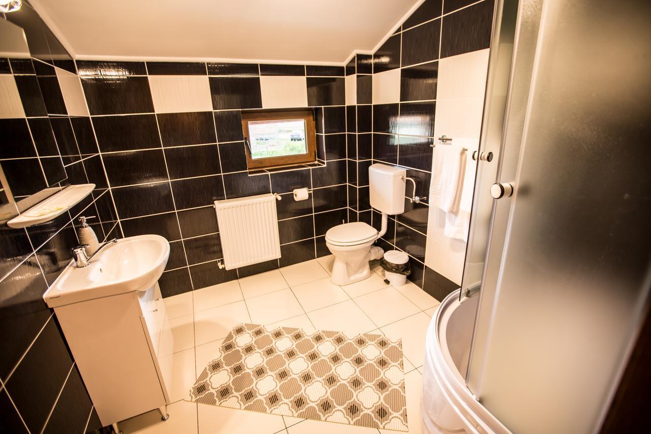 Heaven Hotel Sălişte Bagian luar foto