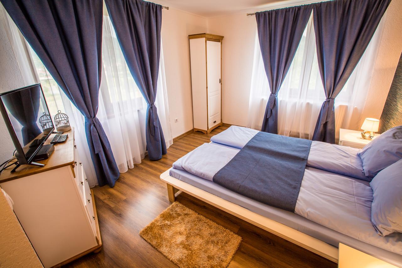 Heaven Hotel Sălişte Bagian luar foto